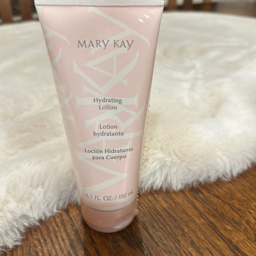 New in wrap. Mary Kay hydrating lotion